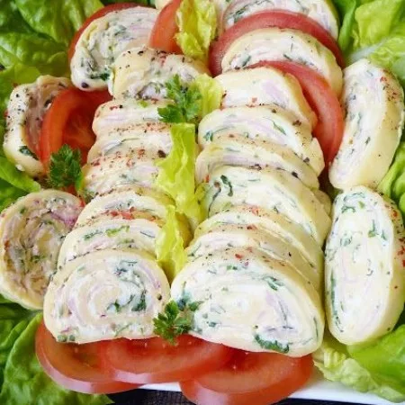 Roll of cheese, ham and mushrooms — recipe