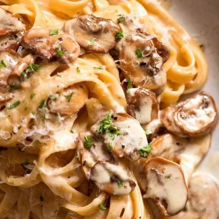 Fettuccine with mushrooms — recipe
