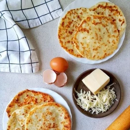Cheese cakes with herbs — recipe