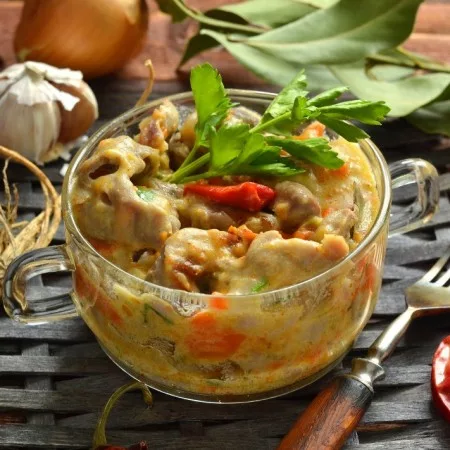 Chicken stomachs stewed in cream — recipe